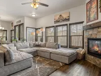 Cozy Getaway at The Lazy Bear Lodge: 3BR/2BA in Dover, ID! Hotels in Dover