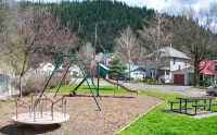 Tabor House All Season Vacation Rental LLC/Perfect for Families, Pets Welcome