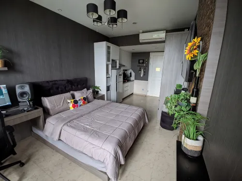 Art Deco Apartemen Lavender Studio Bathtub by Gps