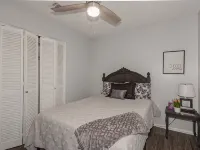 Cheerful 3 BR 1.5 BA Home in Great Neighborhood! Recently Renovated! โรงแรมในแจ็คสันวิลล์