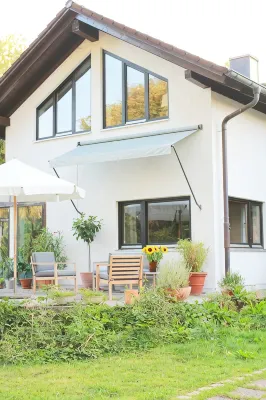 Haus mit großem Garten, 2 Schlafzimmer, 2 Bäder, 151 qm Wohnfläche - Alojamientos