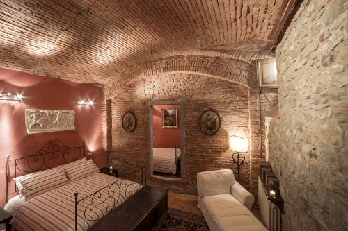 Charming & Luxury Historic Guest House in the Center of Arezzo ( Tuscany)