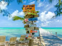 Waterfront Island House #14, Rum Point, Beach, Pool, Bikes, Kayaks, Paddleboards Hotels in Rum Point