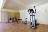 Villa Paradissol – Tropical Haven with Pool, Near Beaches, Warm Hospitality - С тренажерным залом