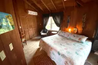 Monticello, Desert Rose beachfront cottage,Tiki Hut & Generator,10% Off 7+nights - 3 tähden