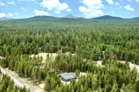 NEW BEND MODERN CHALET 14 MINUTES TO MT. BACHELOR!