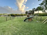 Hidden River Estate on the Eau Gallie River! - Hot Tub