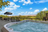 Luxury Hgtv "Boise Boys" View House. Sleeps 10. Hot Tub, Sauna, Scenic Views