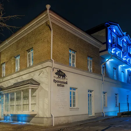 Bronzoviy Kaban Avtorskiy Hotel