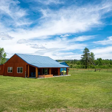 The Cascade Mountain-View Retreat