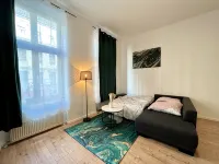 Walking distance to the center, near the arena - Homestays
