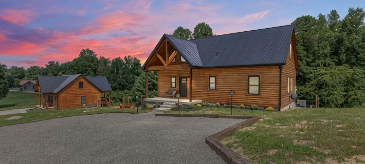 Brand New/ATV Trailer Parking/ 5 min to Miguel's Hotels in Wolfe County