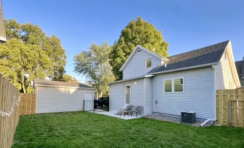 Cedar Falls Gem: Vintage Home With Modern Comforts Near Historic Downtown!