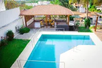 Wonderful residence w/studio, 15 min walk distance from beach & restaurants!