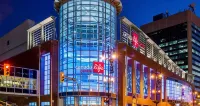 FREE PARKING NY Style Condo in Exchange District Hotels in 