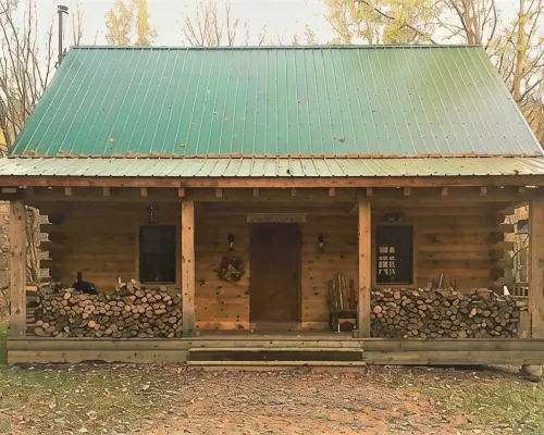 Peaceful Cabin in the Woods Hotels in Hartwick