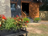 814 Forrest Retreat Hotels in Jackson