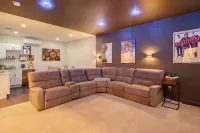 Private Entrance Movie Theater Stay New Build 2023