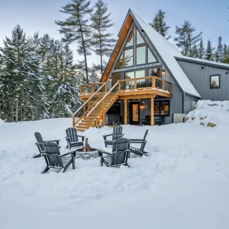 Modern A-Frame~ 9min Sunday River! HotTub! FirePit! Arcade Games! Slps 12