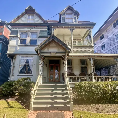Amazing Location. Jackson St with Pool. Featured on #Staycation.