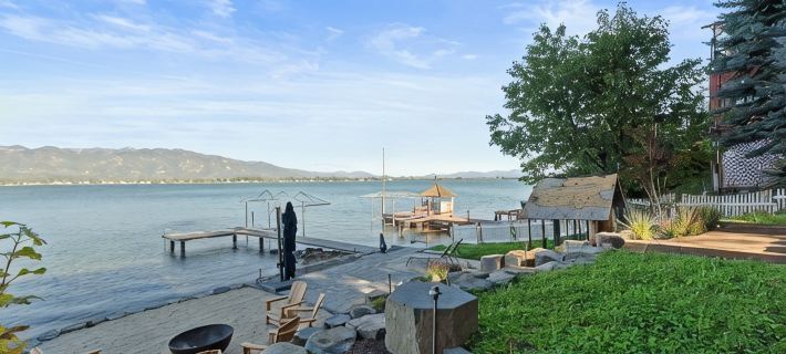 New Modern Luxury Home. Enjoy the Sweeping Lakefront and Mountain View’s. Hotele w: Bonner County