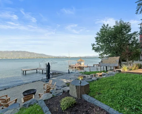 New Modern Luxury Home. Enjoy the Sweeping Lakefront and Mountain View’s. Ξενοδοχεία στην πόλη Sagle