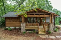 NEW FOREST COTTAGE W/GRILL & SCREENED IN PATIO:HIKE, FISH, GOLF, WATERFALLS - Boutique