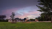 Tranquil Lakefront Retreat: 1BR Cabin with Covered Patio & Private Dock - Alphydda
