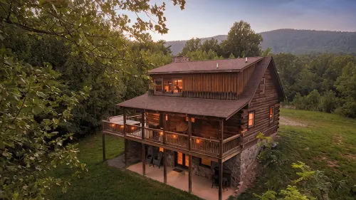 Shenandoah Mountain Majesty Log Cabin on 15 Acres - Hot Tub-1GB Fiber Internet