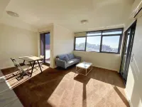 Mascot Two-bedroom apartment, with direct bus access to Sydney Airport and UNSW
