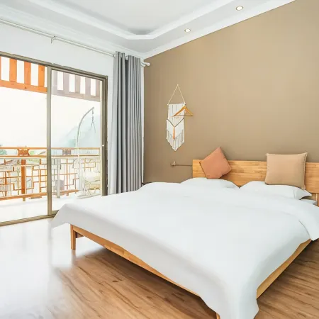 Hailuogou Scenic Area Late Guest Homestay (Moxi Ancient Town)