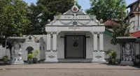 Pyrenees Malioboro Hotel - 2 Yıldız