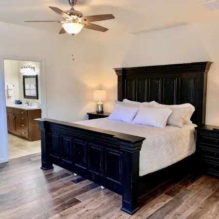 The Desert Moon- A luxurious retreat w/ amazing patio, shuffleboard, EV charger