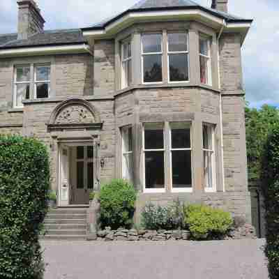Luxury Self Catering Holiday Apartment in Historic Stirling Hotel Exterior