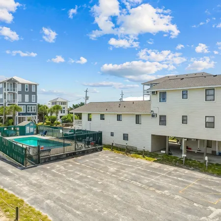 Top Floor 2 Bdrm/2 Bath Condo at Ocean Harbor! - Linens Included!