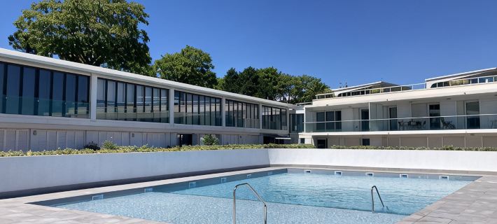 Foncillon beach, residence with swimming pool facing the sea ロアイヤンのホテル