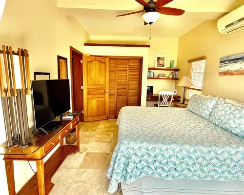 Couples Retreat, Panoramic Ocean Views, Free Kayaks & Paddle Boards Hotels in Coral Bay