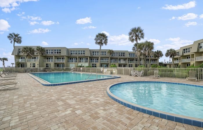 Coquina B103- Steps to the Beach & Pool