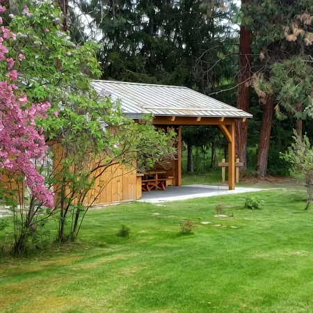 Trout Farm ponds, wildlife corridor on creek and river - a perfect getaway