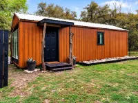 Tiny Cottage - Hill Country Hotels in Kyle