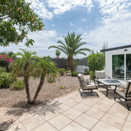 Mesa Retreat Quiet, Stylish Desert Escape + Golf