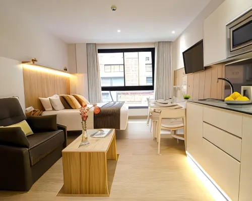 Studios Cielo Madrid Hotels near Latina