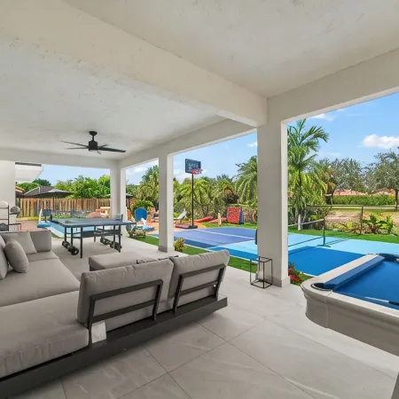 Lux Resort • Near Hard Rock Stadium • Pool_Spa/Gym