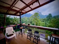 Amornkeeree Khao Sok Camping - Mountain view