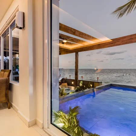 Cancun - Beach front Residence with Private Pool - Hotel Zone