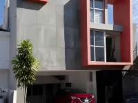 2NdHome Calzada โรงแรมในเซลายา