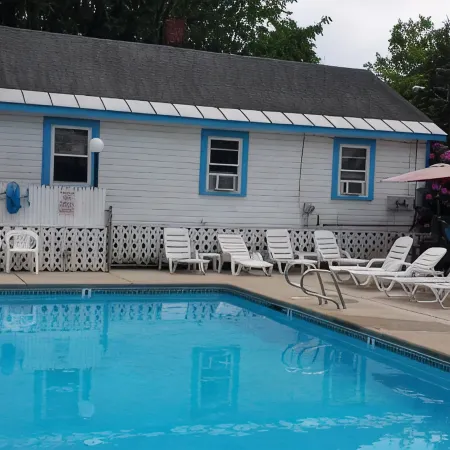 Weirs Beach Motel & Cottages