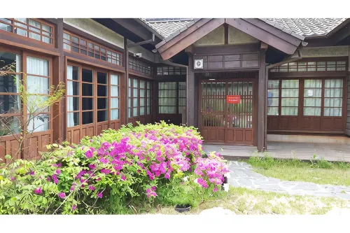 群山如美旅館 - 停車場
