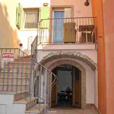 Romantic Last-Minute Cottage from July 11 to 18 Near the Beach, with Garage and TV. Hotel Exterior