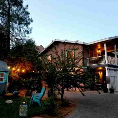 Sacred Mtn River Suites Hotel Exterior